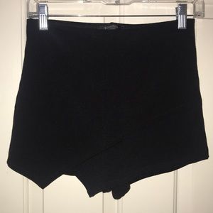 Black skort